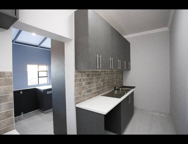 3 BEDROOM TOWNHOUSE FOR SALE IN ISLAND VIEW